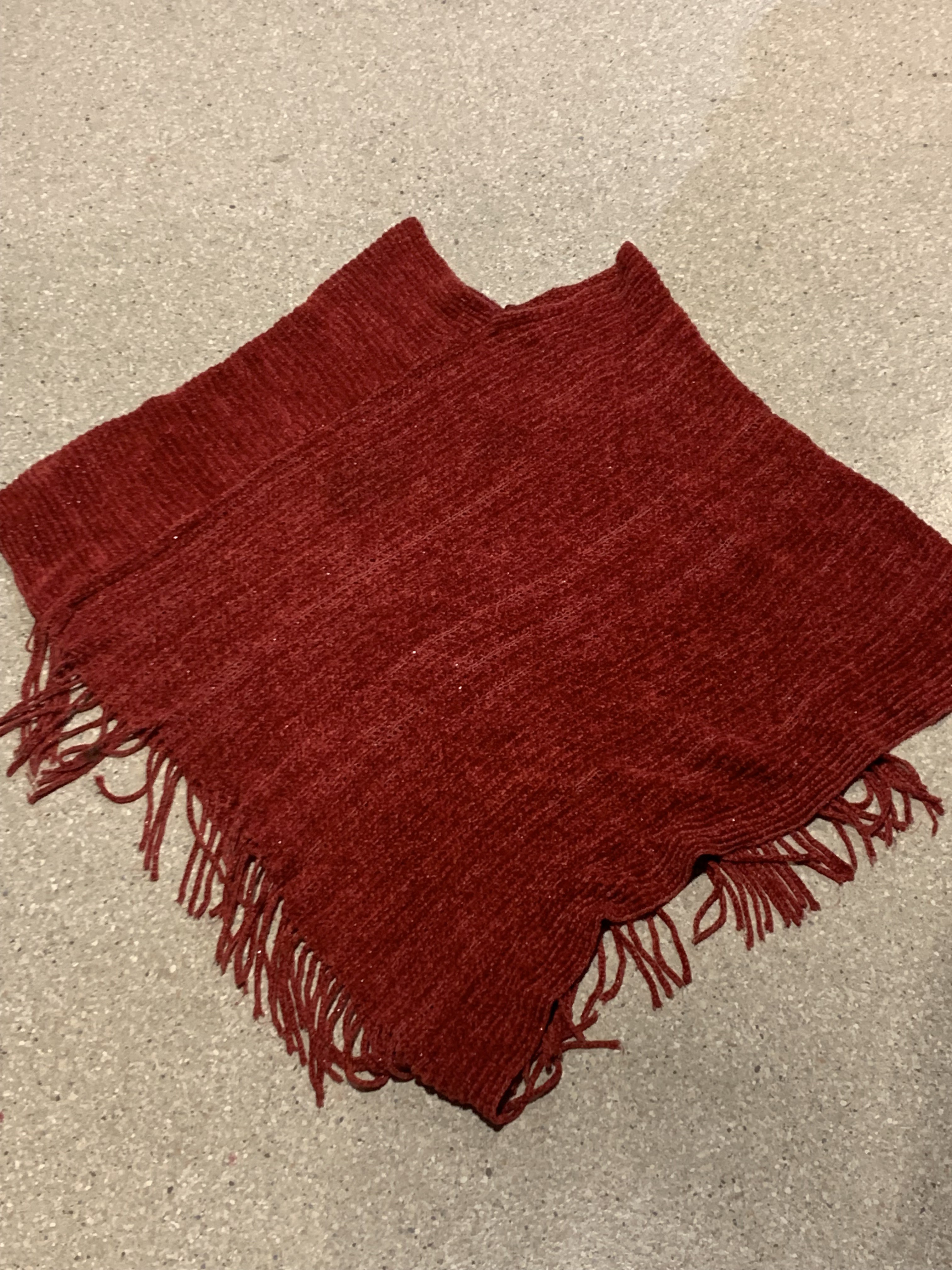 684 Avanue9 Sparkly Red Pancho